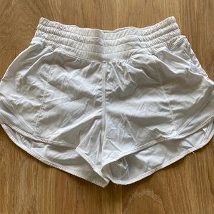 Lululemon Hotty Hot High Rise Short - 2.5”